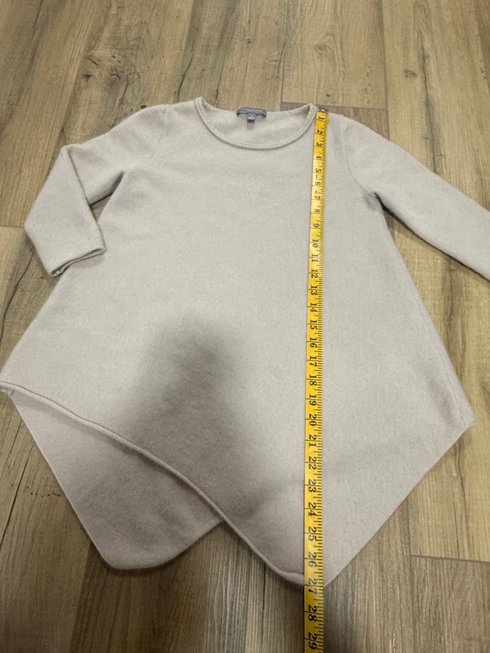 Neiman Marcus 100% Cashmere Asymmetric Sweater Top | Size S | light beige cream - Picture 4 of 9